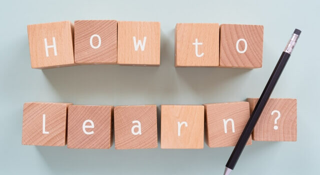 「HOW TO LEARNIG」の文字